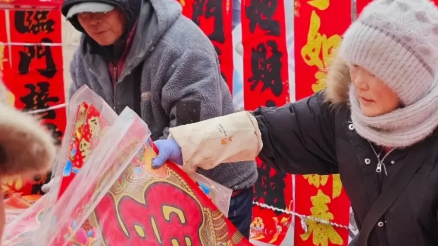 戶外當冰箱、肉類論扇囤？東北人備年貨，竟是給冬天的告白！的封面圖片