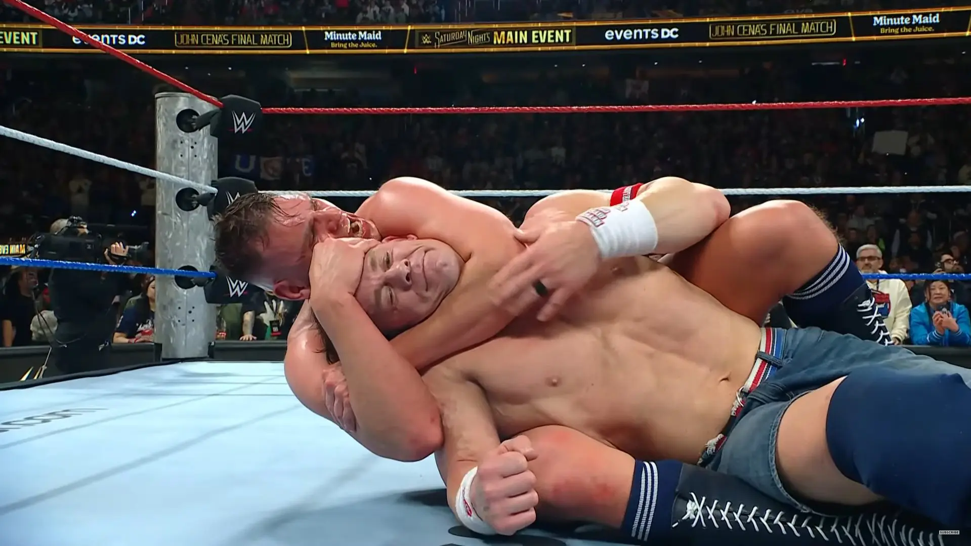 2025年12月13日，WWE傳奇巨星John Cena在《Saturday Night's Main Event XLII》的壓軸大戰中，以屈服方式不敵新生代好手Gunther，為自己長達23年的職業摔角生涯畫下句點。(圖：網絡截圖)