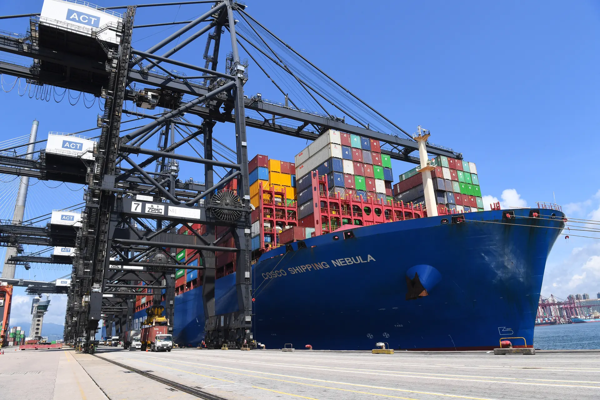 日本要面對的是稀土、半導體材料、食品等品項會不會被進一步的擴大制裁。對於這次高市早苗的口舌招尤，中國絕不會不了了之，只有高市道歉，收回不當言論，才能平息風波。(圖：新華社)