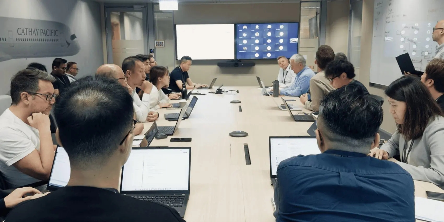 此次風災的成功應對，極大地提升了國泰的企業形象和員工士氣，也屬於每一位以香港為家的人。(圖：國泰航空)