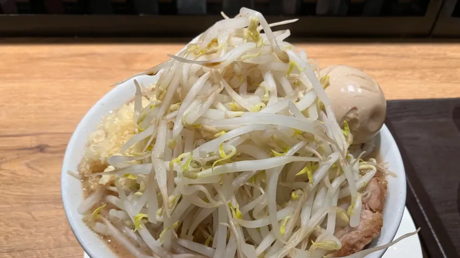 碗上豆芽山不保！日本豆芽廠大量倒閉，拉麵店被迫暫停加菜服務 - 