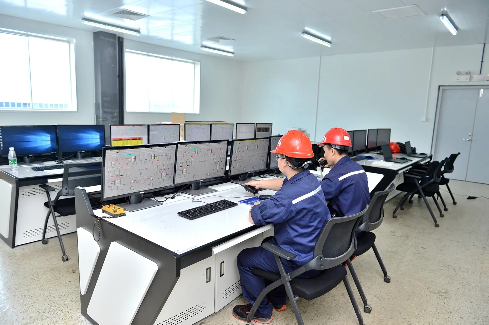 資金用途方面，中偉新材規劃清晰，集資所得淨額將重點投向核心業務發展。其中 50% 用於擴大生產及供應鏈能力，進一步鞏固規模優勢。(圖：中偉新材官網)