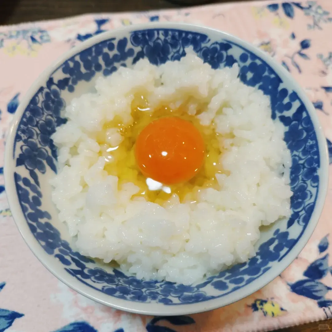 蛋拌飯絕對是忙碌早晨的救星，三分鐘搞定，美味又頂飽，說是日本的國民早餐也不為過。（示意圖來源：小紅書網友）