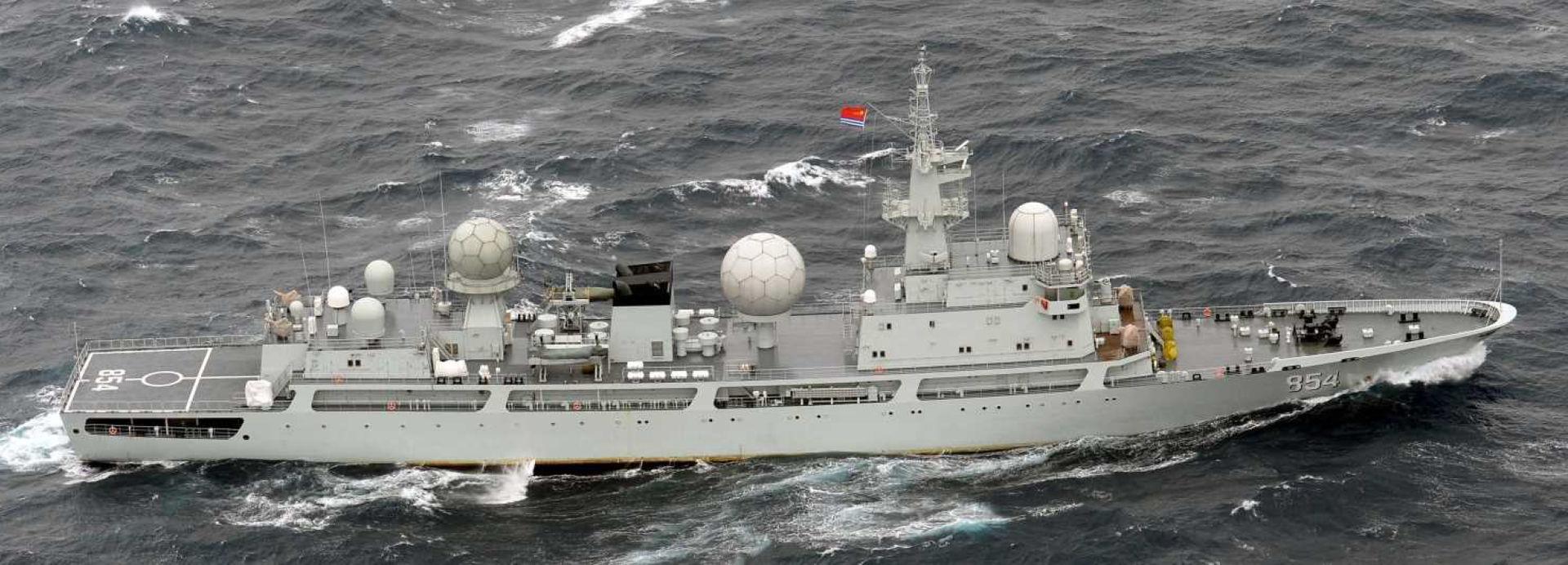 中國海軍815A型電子偵察艦(日本防衛省)