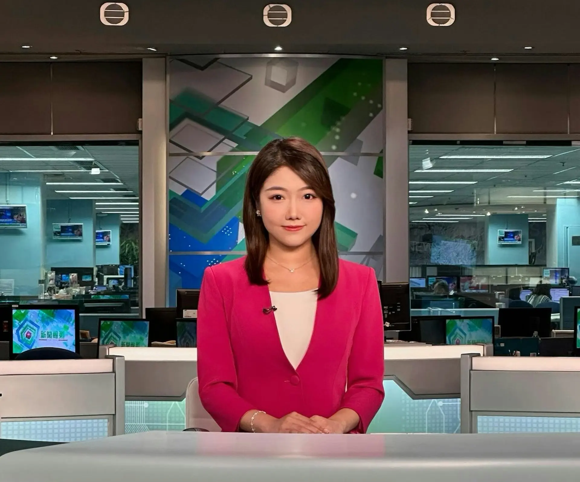 前 TVB 新聞主播譚詩雅（Zya）今年 3 月宣布離巢，近日於社交平台發長文，揭露自己大學剛畢業、初次試鏡時險遇娛樂圈潛規則的經歷。(圖：szengatcn@IG)
