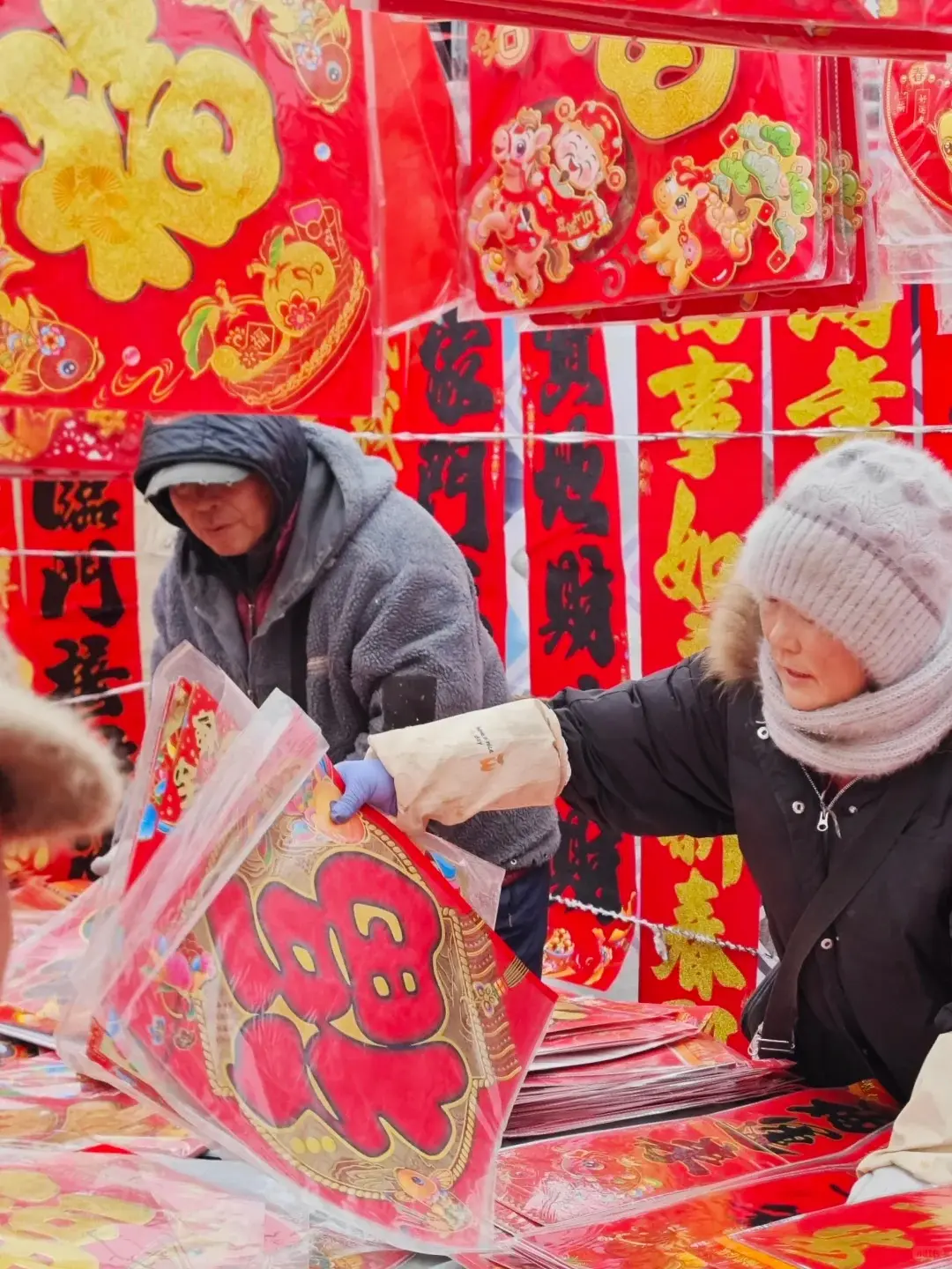 戶外當冰箱、肉類論扇囤？東北人備年貨，竟是給冬天的告白！（示意圖來源：小紅書網友）