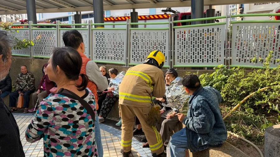 深水埗石硤尾邨美如樓火警 初步1死5傷 200居民緊急疏散的封面圖片