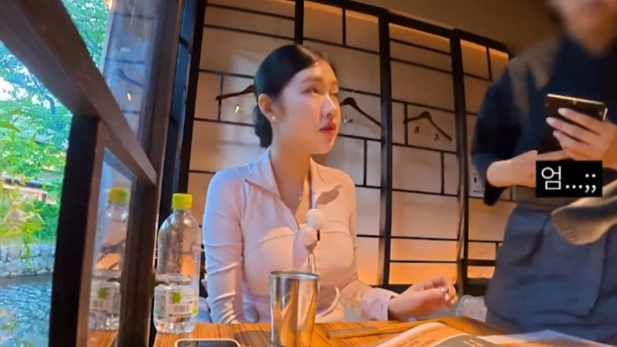 韓國網紅直擊京都壽司店亂象！遊客專用菜單價格離譜，本地價差超數倍的封面圖片