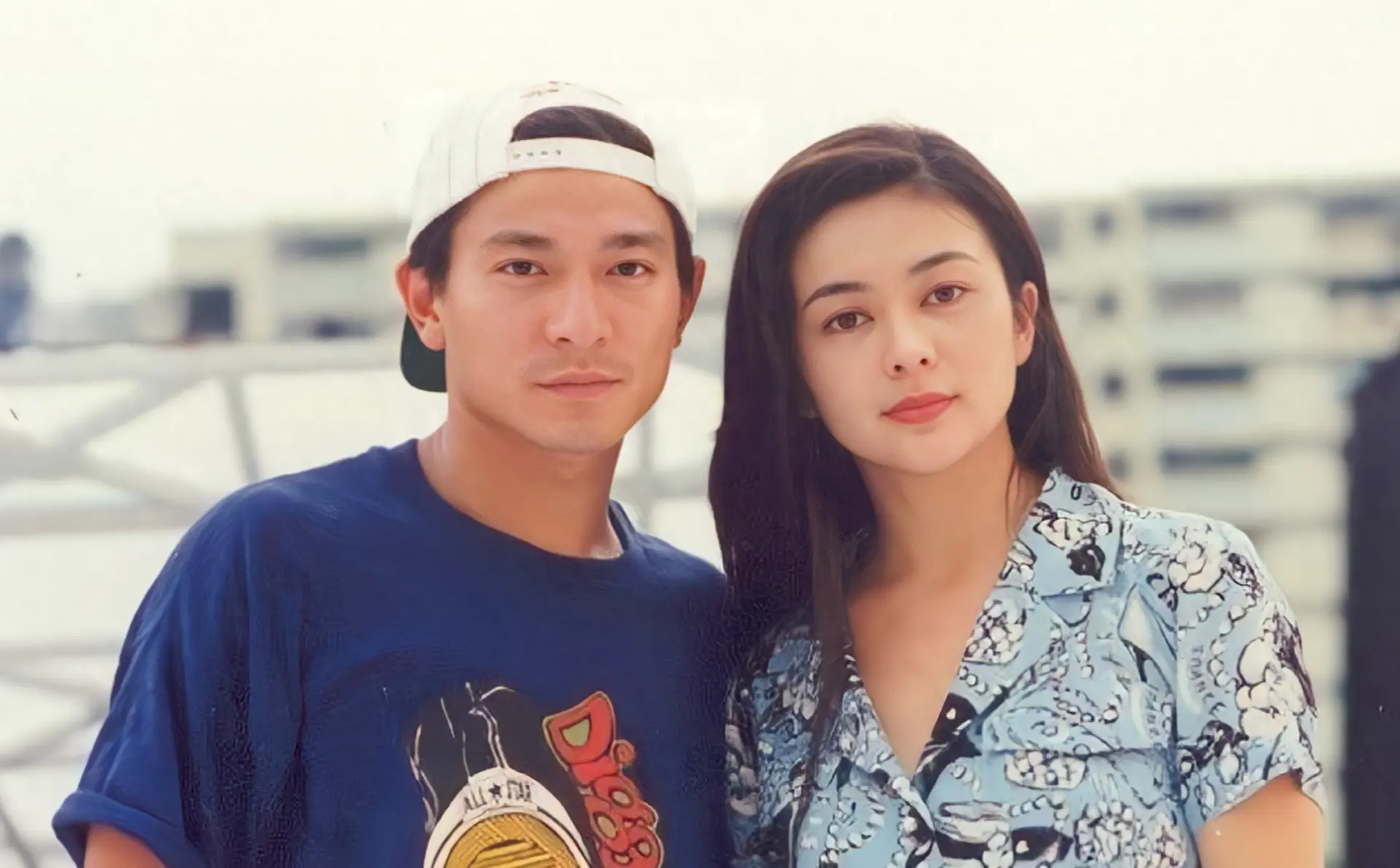 劉德華也曾公開表示「關之琳是最美女星，想過追她」，兩人曾 11 次飾演銀幕情侶。(圖： 網絡翻攝)