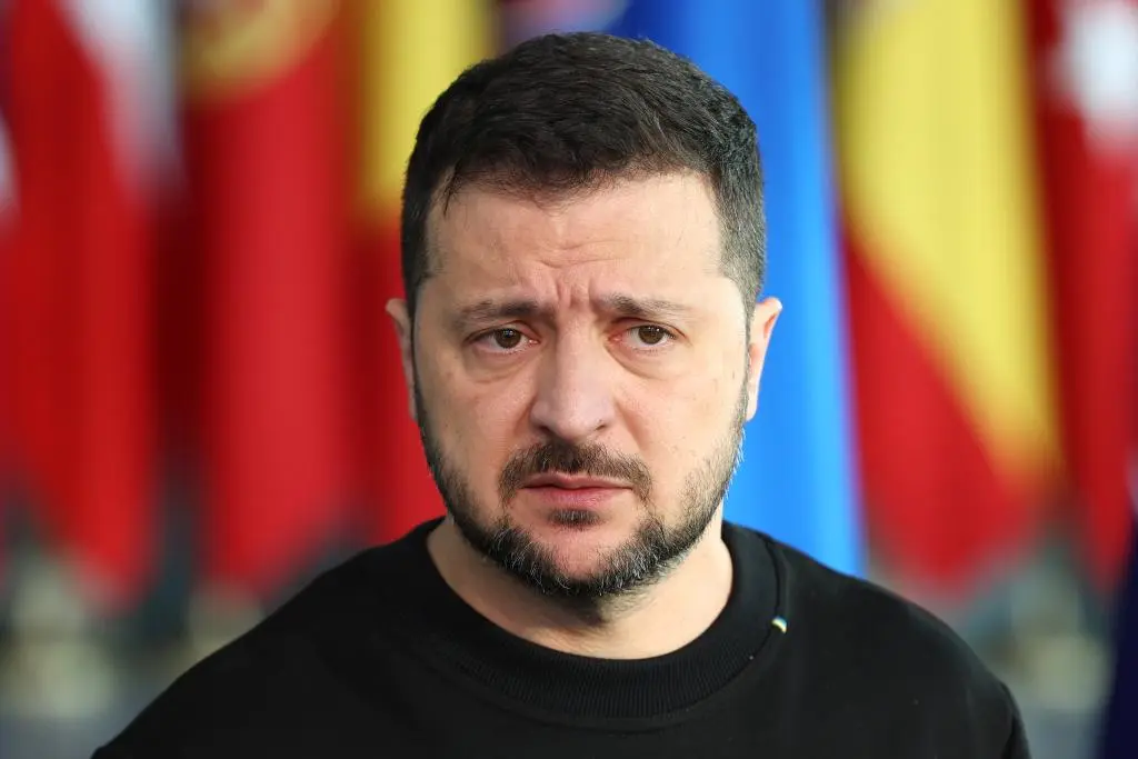 2023年10月11日，烏克蘭總統澤連斯基在比利時布魯塞爾出席北約防長會時接受記者采訪。新華社