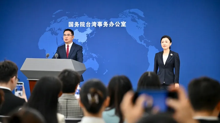 國台辦新發言人張晗亮相的封面圖片