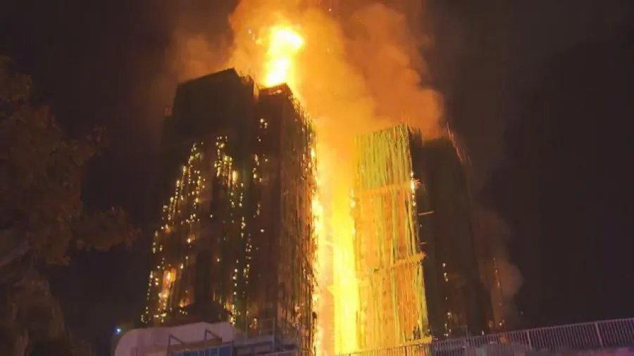 大埔宏福苑五級火｜習近平要求全力救災 向重大火災事故遇難人員和殉職的消防員表示哀悼 火警增至13死15傷　仍有人被困待救的封面圖片