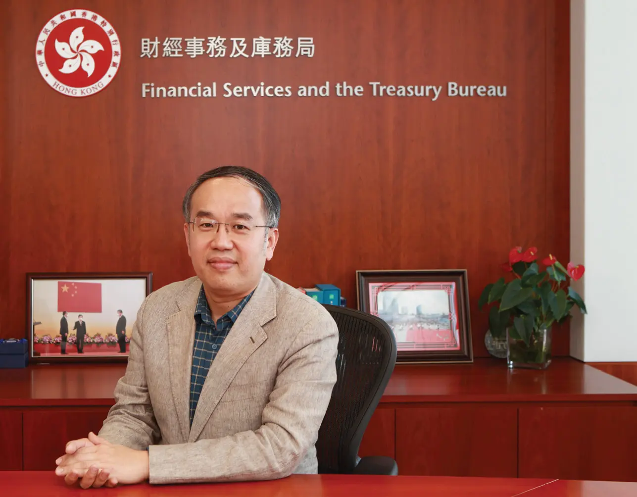 正如財經事務及庫務局局長許正宇所指，政府是以「開誠布公」態度處理事件。 調查目的不僅在於追究責任人，更在於通過檢討找出系統性弱點，從而建立更具韌性的採購體系。(圖：網絡截圖)