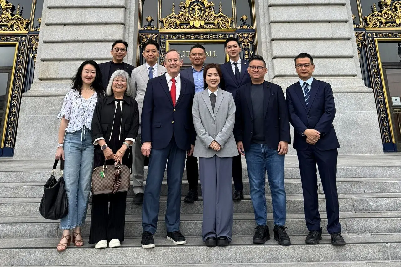 這次在舊金山近距離接觸這批國民黨中生代的立委，我隱約看到了國民黨正努力轉型中。我看到了新的人才、新的專業、新的政治語言，可以說，國民黨並不缺乏政治實力。(圖：徐巧芯@FB)