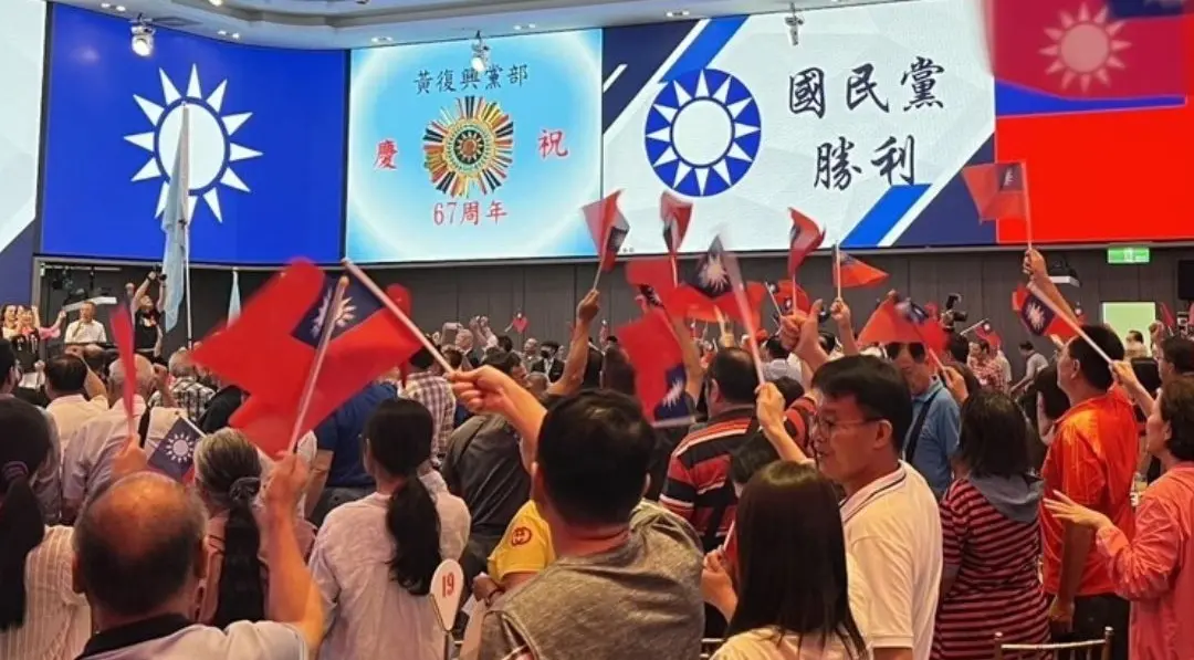 充滿政客算計的虛偽團結