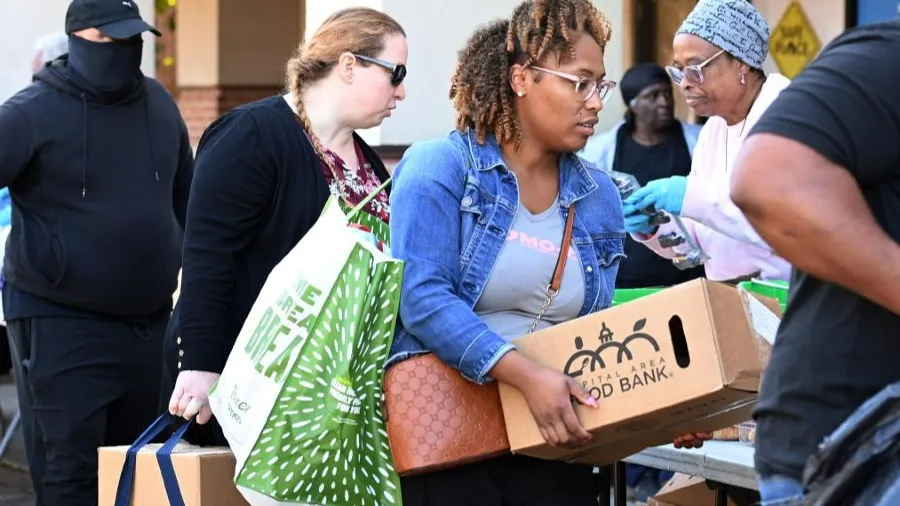 美國政府停擺35天追平最長紀錄 特朗普：民主黨不讓步糧食券就不發的封面圖片