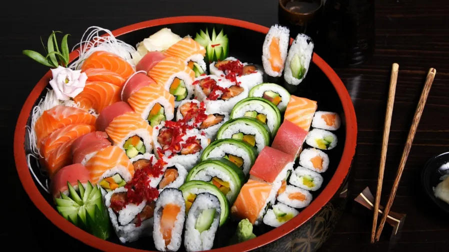 不是日本原創？揭開壽司從東南亞醃魚演變成日本國民美食的祕密的封面圖片