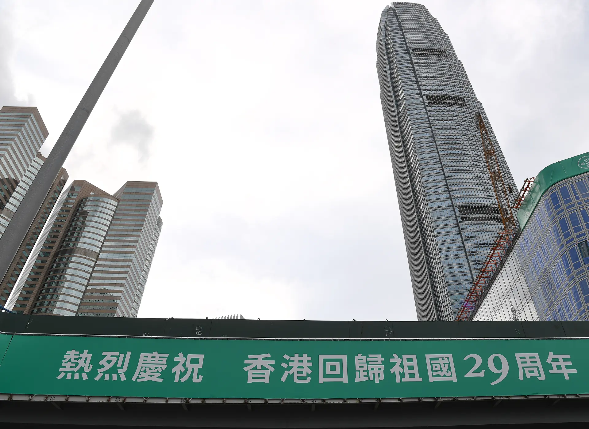 中央在「十四五」「十五五」規劃中持續加碼賦能，明確支持香港鞏固各類傳統中心地位，大力建設國際創新科技中心，為城市轉型升級擘畫了清晰藍圖。 (圖：新華社)