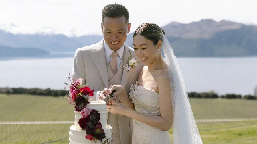 44 歲胡定欣官宣結婚！「醫生界 AK」Akin 背景起底，無國界醫生經歷搶鏡的封面圖片