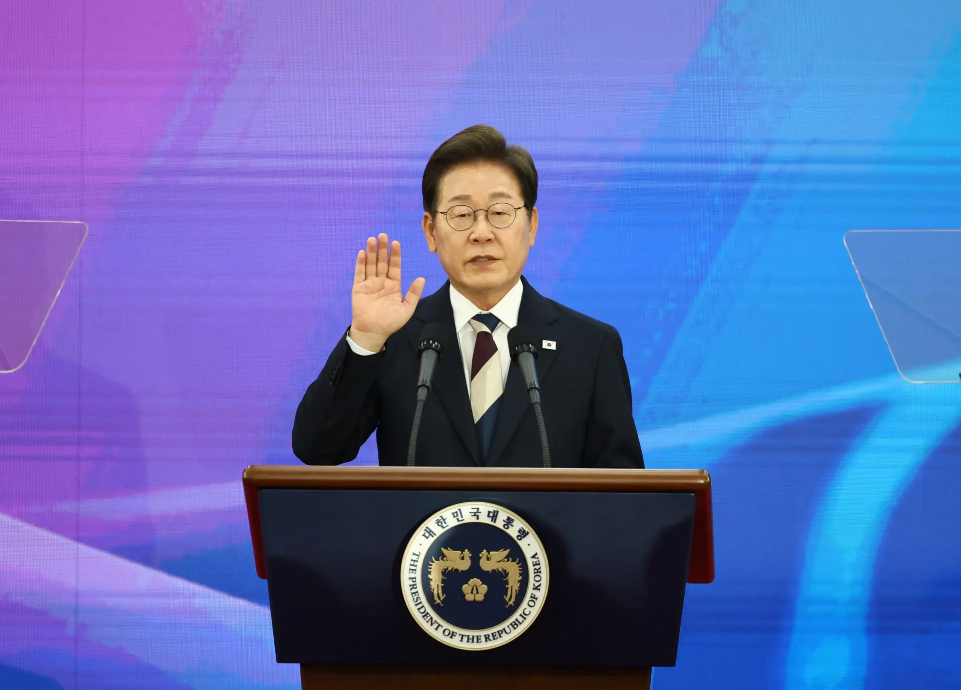 總統李在明 28 日公開道歉，怒斥相關部門缺乏備援計畫，直言「這是可預見的事故，卻沒有任何對策，像沒有地圖開車」。(圖：新華社)