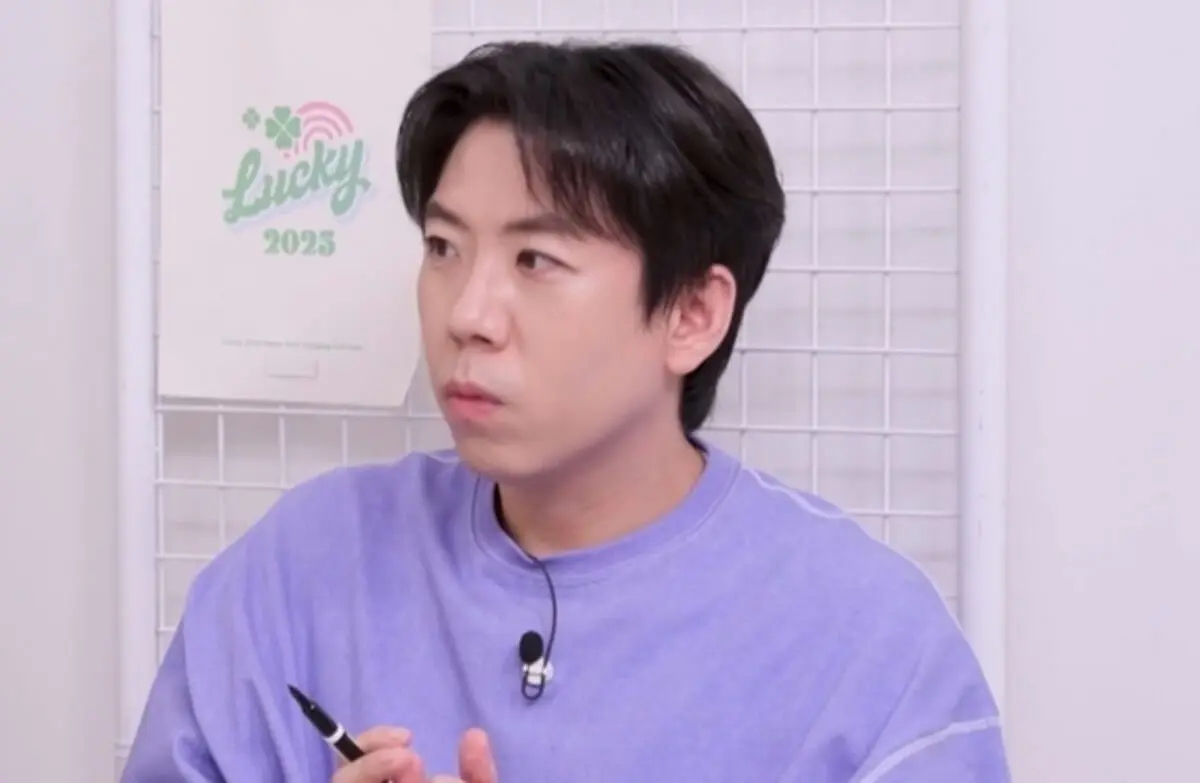 在螢幕上總以活潑笑臉帶給觀眾歡樂的《Running Man》成員梁世燦，近日在 KBS2TV 節目《屋塔房的問題兒們》中，首度公開自己與乳突狀甲狀腺癌對抗 12 年的艱辛歷程。(圖：視頻翻攝)