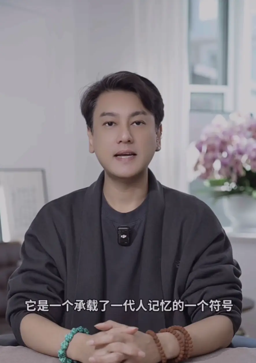 12月8日，朱孝天發布影片回應「被退出」傳聞，強調與相信音樂無合約關係，因拒絕對方三項要求被单方面切斷聯繫，並直指相信音樂高層抹黑自己。(圖：kenchu9@IG)