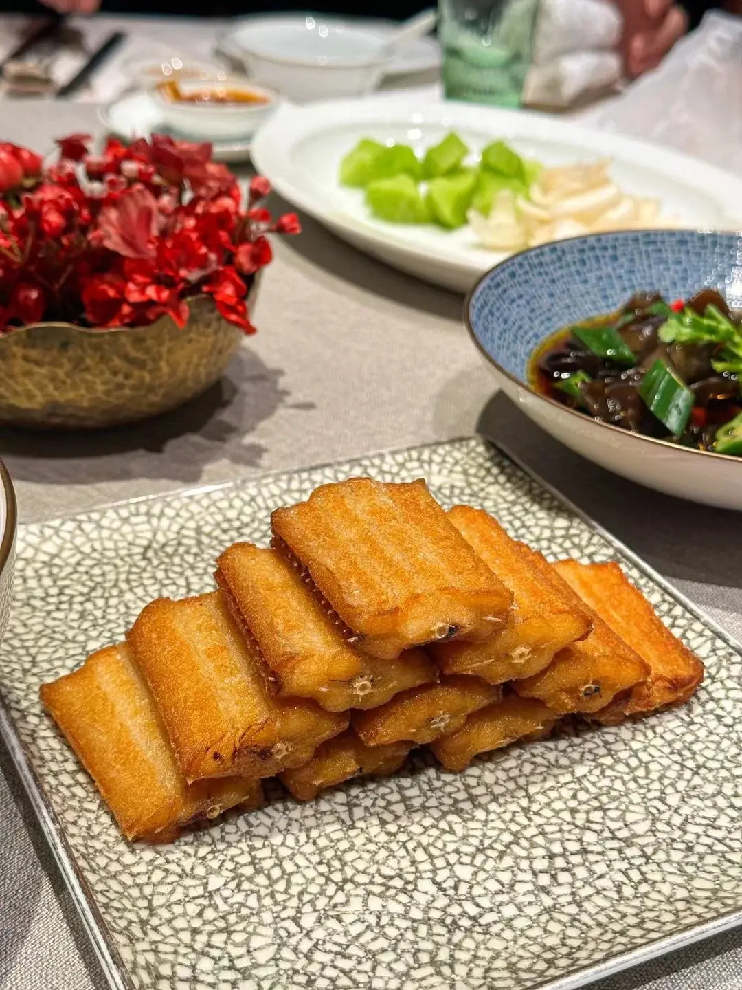 炸帶魚可謂是中國人餐桌上的經典硬菜，無論是逢年過節的家宴，還是日常的家常便飯，金黃酥脆的炸帶魚總能占據一席之地。（示意圖來源：小紅書網友）