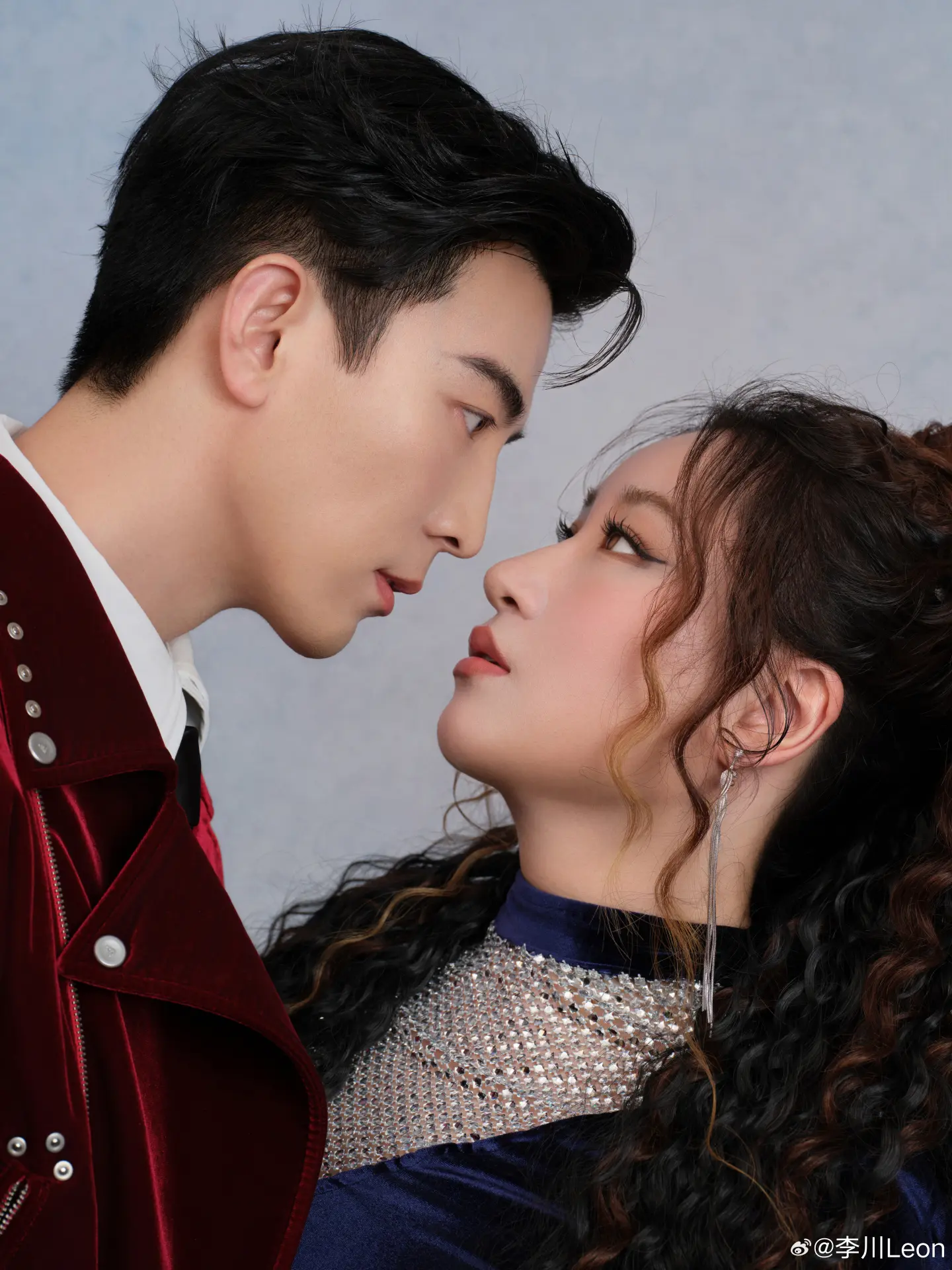 這次事件引發全網熱議，多數網友紛紛送上祝福，留言表示「給我看哭了，好真誠的愛」「又感動又好笑，這就是愛情最好的樣子」；也有部分網友初期誤以為是演出橋段，得知真相後更添感動。(圖：李川Leon@微博)