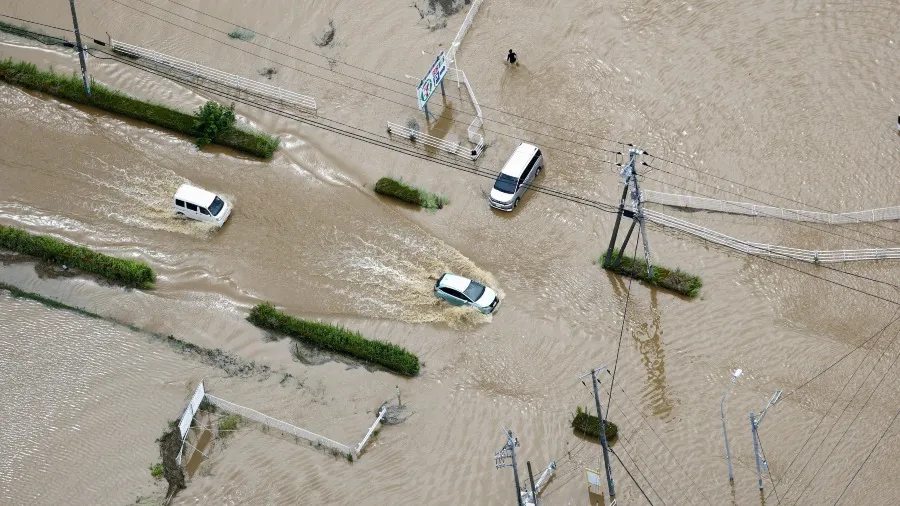 日本成田機場交通癱瘓！千葉縣暴雨釀6死，數千旅客滯留，港人困路嘆Uber車資可買機票的封面圖片