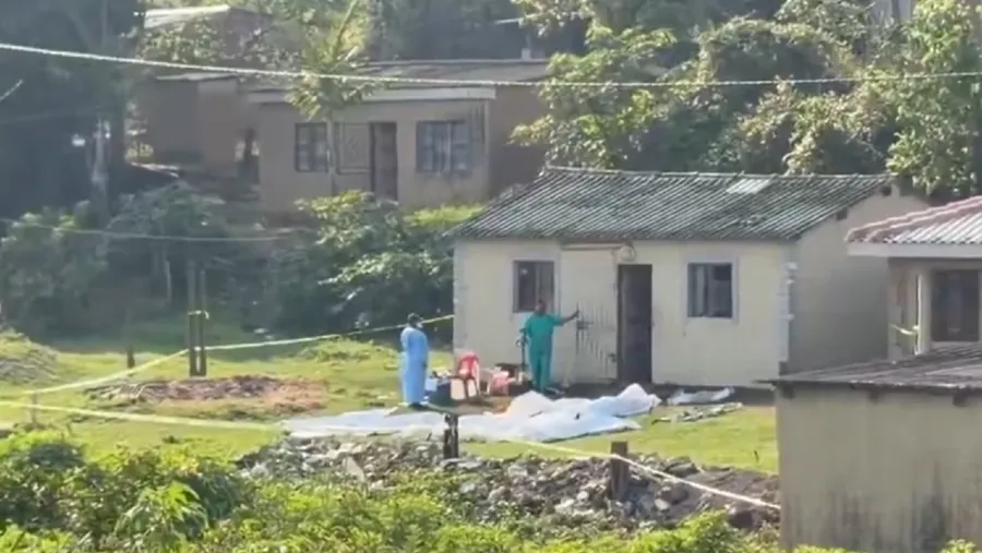 南非德班民宅驚爆滅門式槍擊 11人慘死含孕婦 3武裝歹徒仍在逃的封面圖片