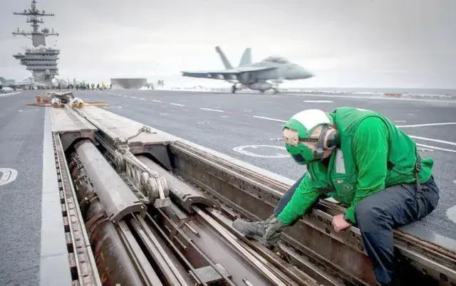 「巴布科克-威爾科克斯公司」倒閉，將使美軍航母所需的蒸汽彈射器供應斷裂。 （翻攝自 騰訊新聞@海事先鋒）