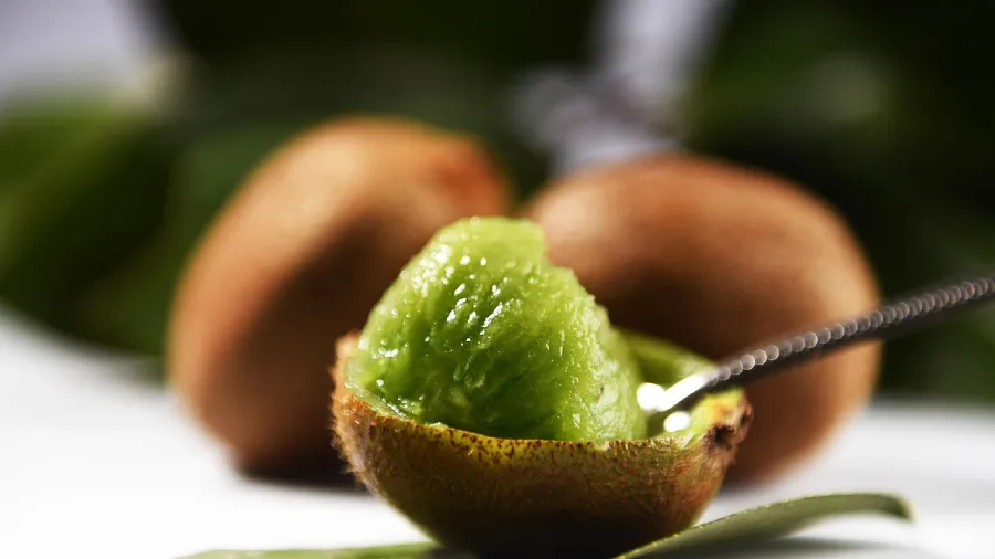 為什麼奇異果總是硬如石頭，轉眼就爛到不能吃？的封面圖片