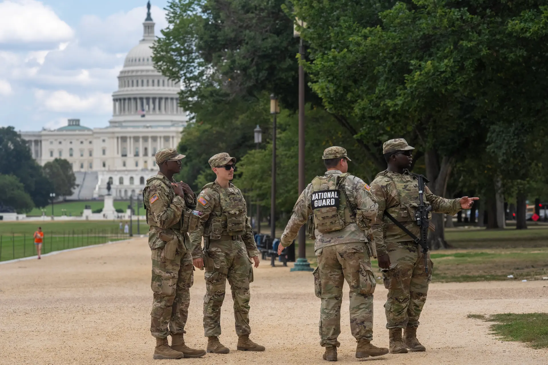 特郎普立即不顧反對聲音，立即簽下了總統令，把美國『國防部』正式改為『戰爭部』。(新華社)