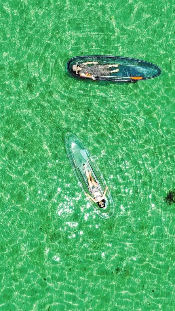 玻璃船「 海上漂浮 」