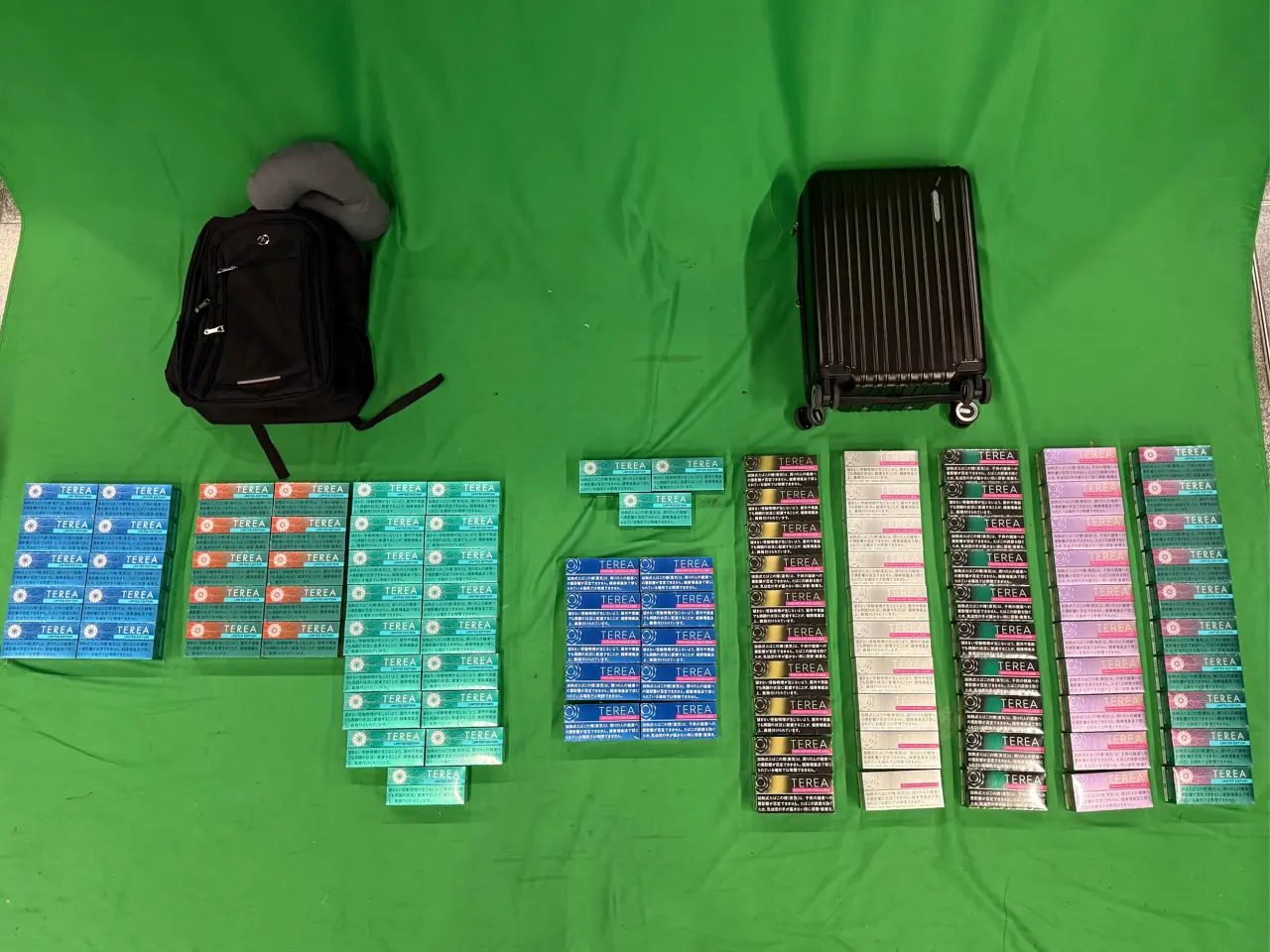 海關檢獲的另類吸煙產品。（政府新聞處）