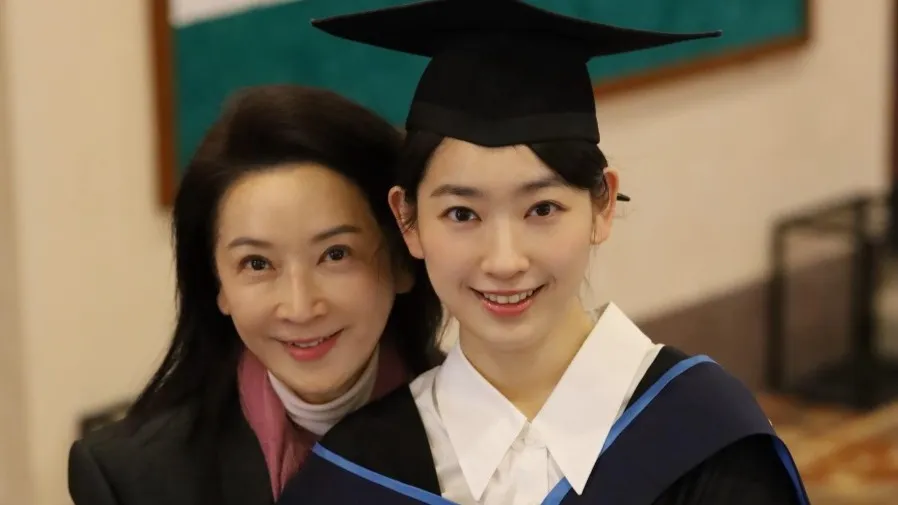 林愷鈴港大碩士畢業 25歲歌影視三棲成業主 龔慈恩見證驕傲 IB41分入建築系的封面圖片