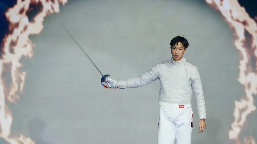 全運會男子佩劍個人賽｜何思朗摘銀創港隊最佳戰績 10年堅持終奪大賽獎牌的封面圖片