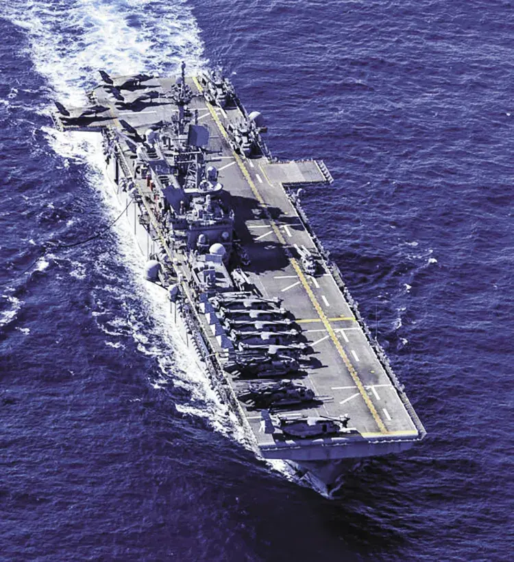 美國海軍「的黎波里」號兩棲攻擊艦(美國海軍)