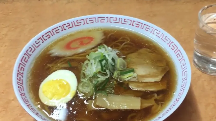 日本高崎車站0號月台藏什麼？480日圓拉麵竟讓人吃到飄飄欲仙！的封面圖片