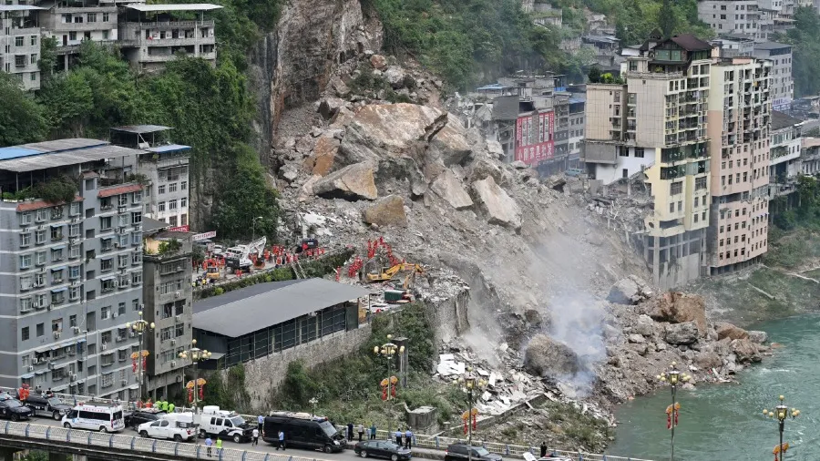 重慶彭水縣烏江三橋山體崩塌釀8死34失聯 習近平指示全力搜救善後的封面圖片