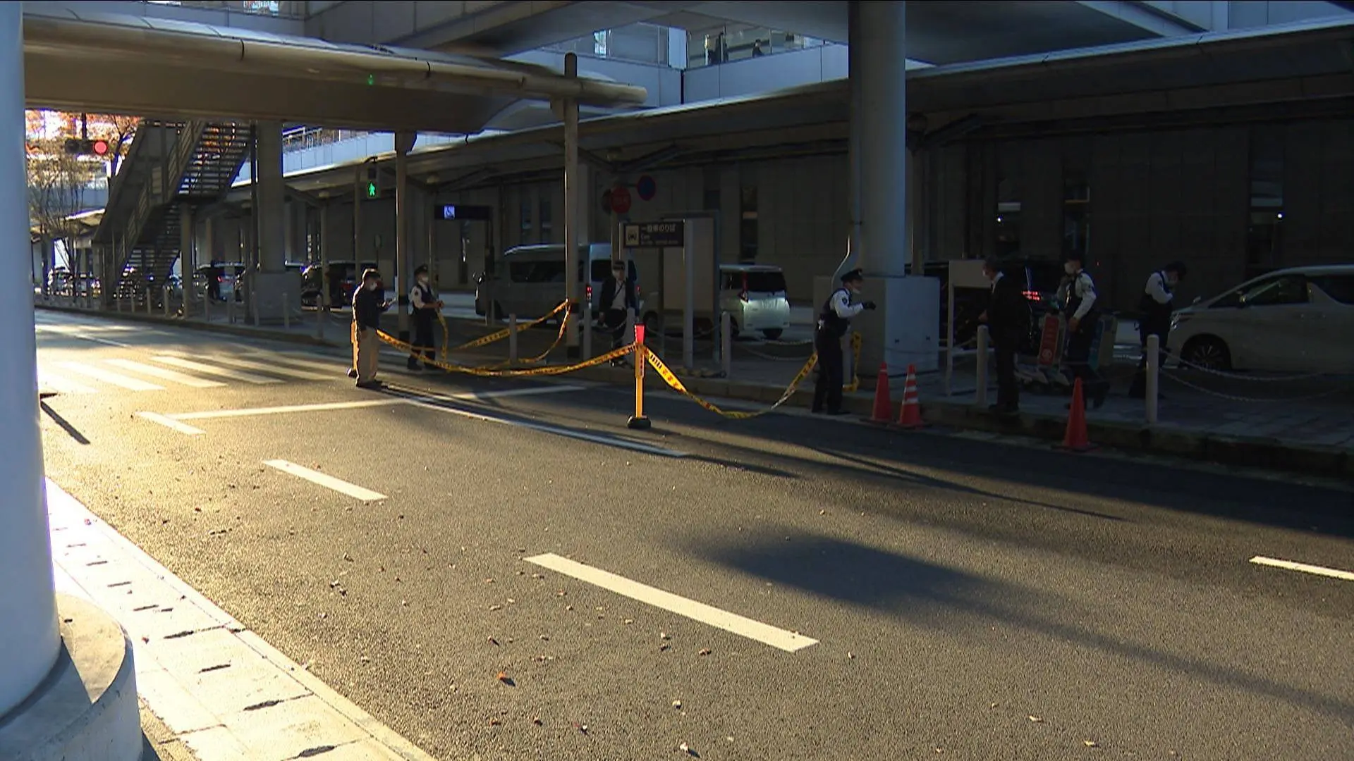 目前，日本警方已對事件展開全面調查，重點排查男子危坐護欄的原因，初步排除他殺可能，但具體是意外失足還是存在其他隱情，仍需結合現場監控錄像、目擊者證言等進一步核實。(圖：網絡截圖)