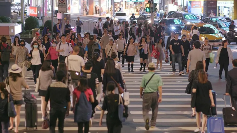 台灣上班族男生最喜歡娶「公務員」、「教師」、「房東」的封面圖片