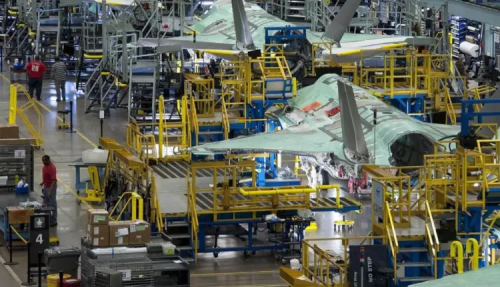 殲35生產線首次曝光。