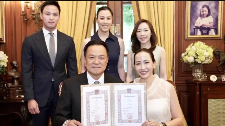  泰國總理阿努廷情人節前註冊三婚 迎娶年輕20歲華裔妻子的封面圖片
