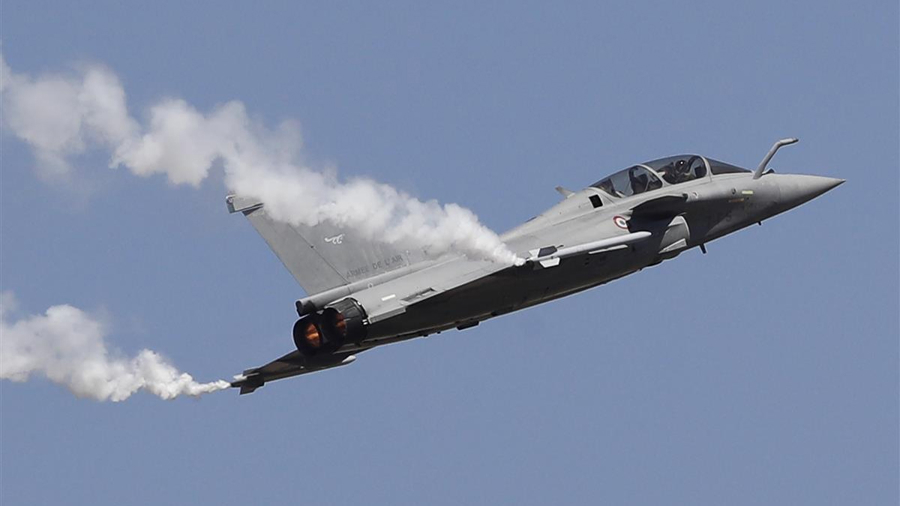 印度空軍計劃為其現役「陣風」戰鬥機換裝國產「阿斯特拉」空對空導彈,以增強作戰能力並推動國防自主。(央廣網)