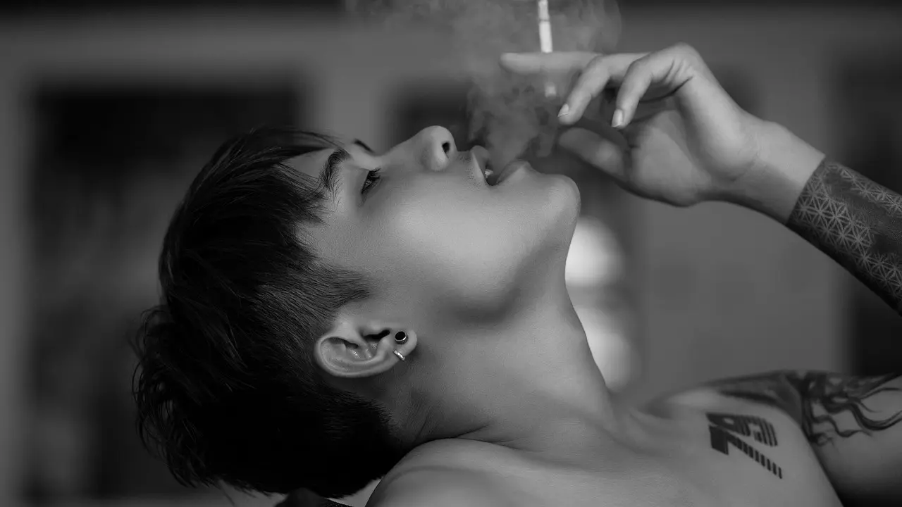 長期吸煙者的平均壽命，較不吸煙者整整減少 11 年。（示意圖來源：pixabay）