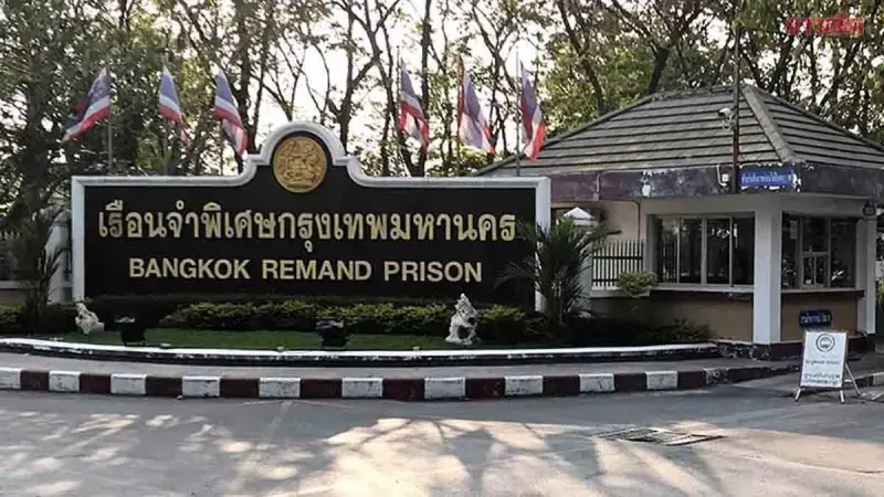 泰國曼谷中央監獄多名獄警涉嫌收賄，安排中國籍女模在獄內與中國籍囚犯發生性行為。（翻攝自Khaosod）