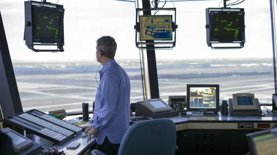 政府停擺!美國2天超過1萬次航班延誤的封面圖片