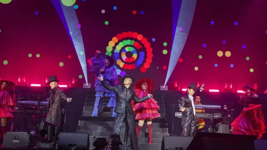 草蜢雲頂開騷賀出道40年  唱梅艷芳名曲《夢伴》感動全場  蔡一傑腦瘤手術後復出熱唱3小時的封面圖片