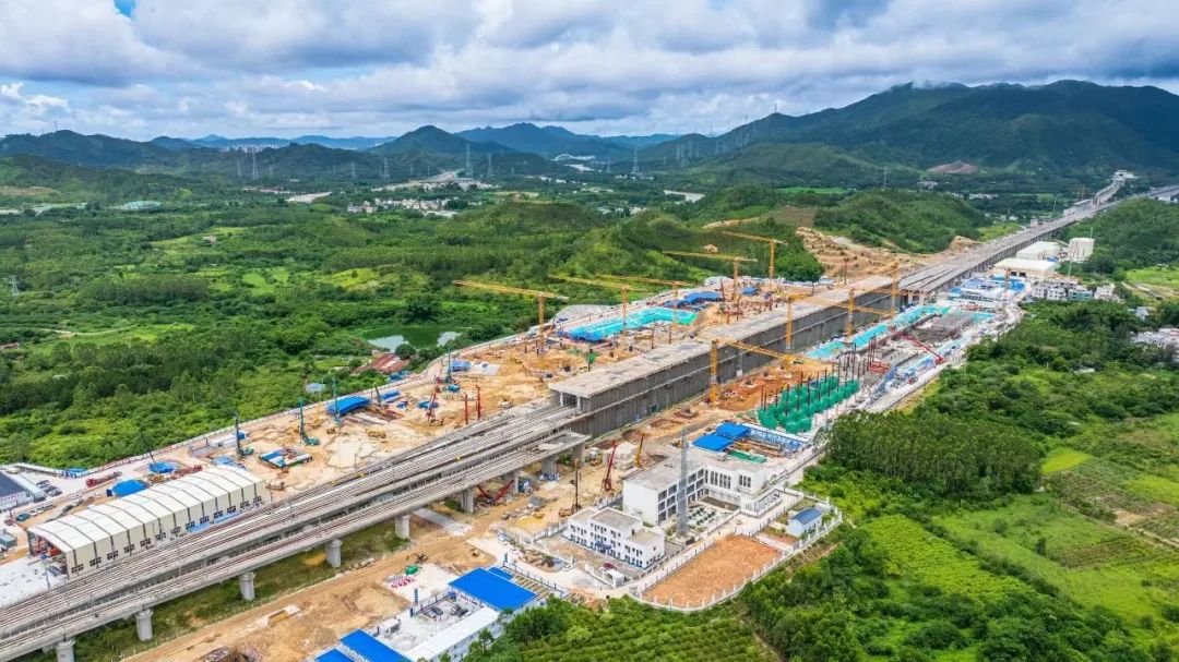 深汕高鐵站建設現場